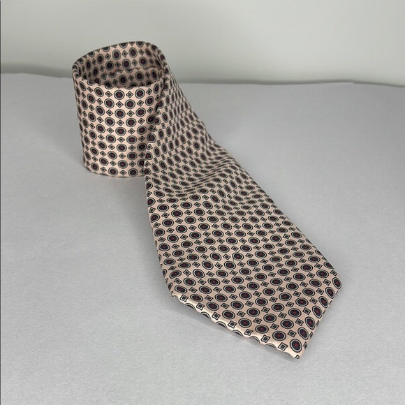 Mario Valentino 100% Italian Silk Tie Soft Pink Geometric Pattern - Picture 2 of 10